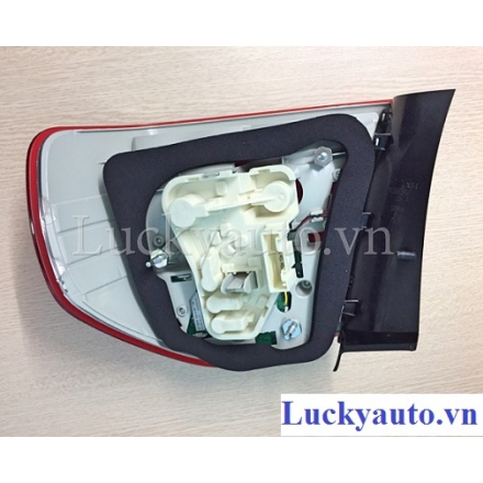 Đèn hậu miếng ngoài xe BMW 320i đời 2009_ 63217289425